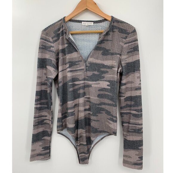 NWOT! Socialite Charcoal Camo Long Sleeve Bodysuit - Picture 4 of 8